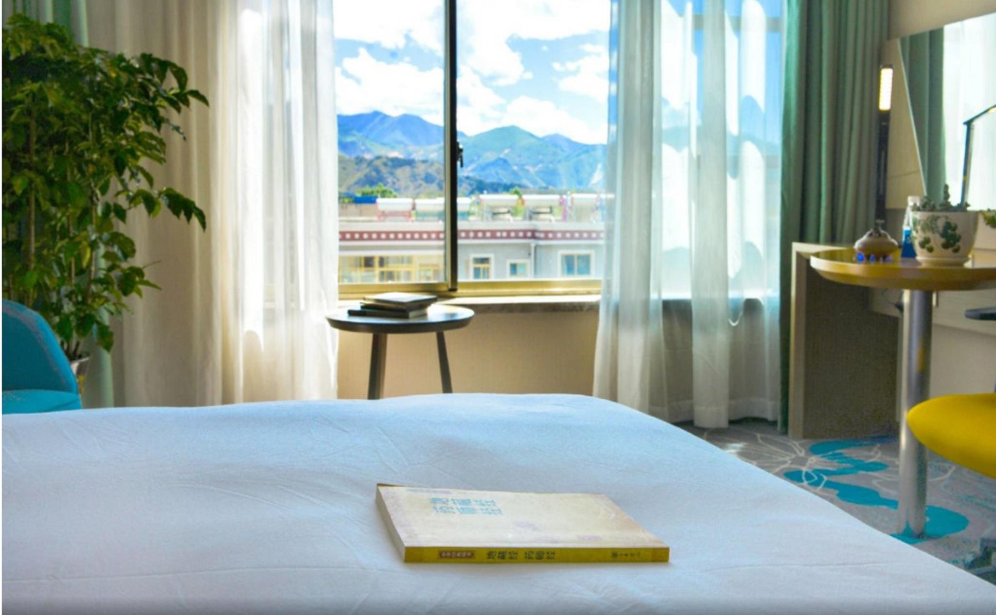 Holiday Inn Express Lhasa Potala Palace, An Ihg Hotel Exterior photo