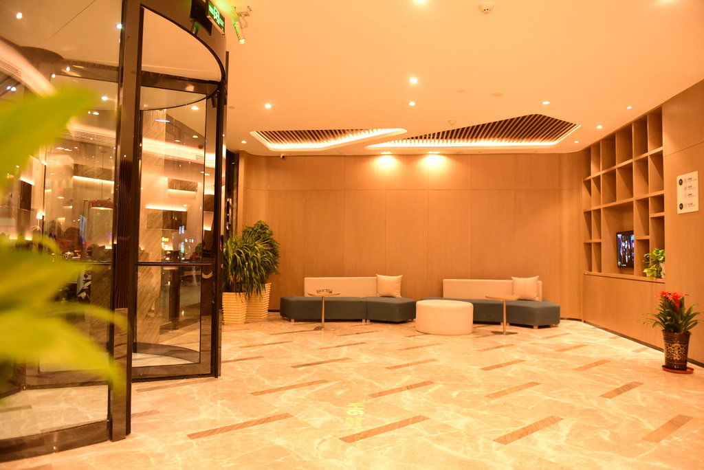 Holiday Inn Express Lhasa Potala Palace, An Ihg Hotel Exterior photo