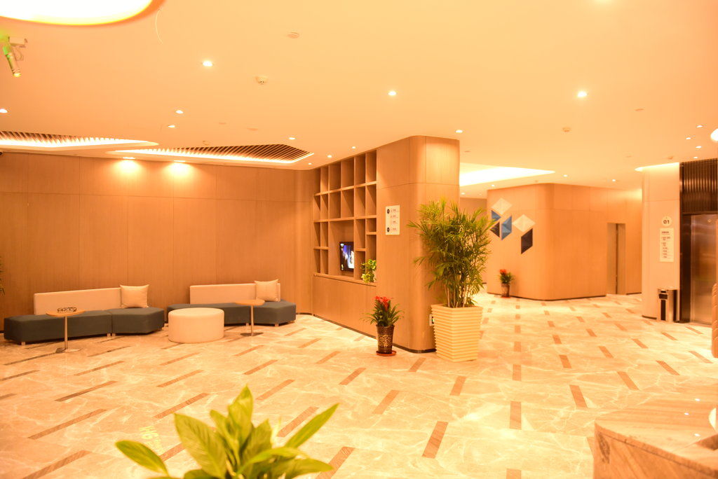 Holiday Inn Express Lhasa Potala Palace, An Ihg Hotel Exterior photo